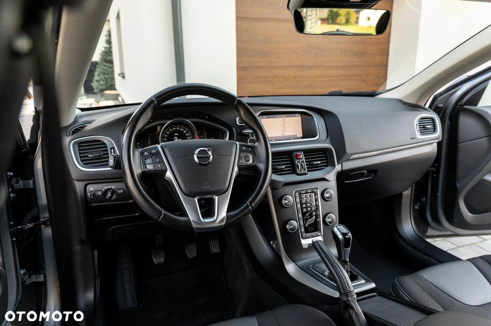 Volvo V40 D2 Momentum - 35