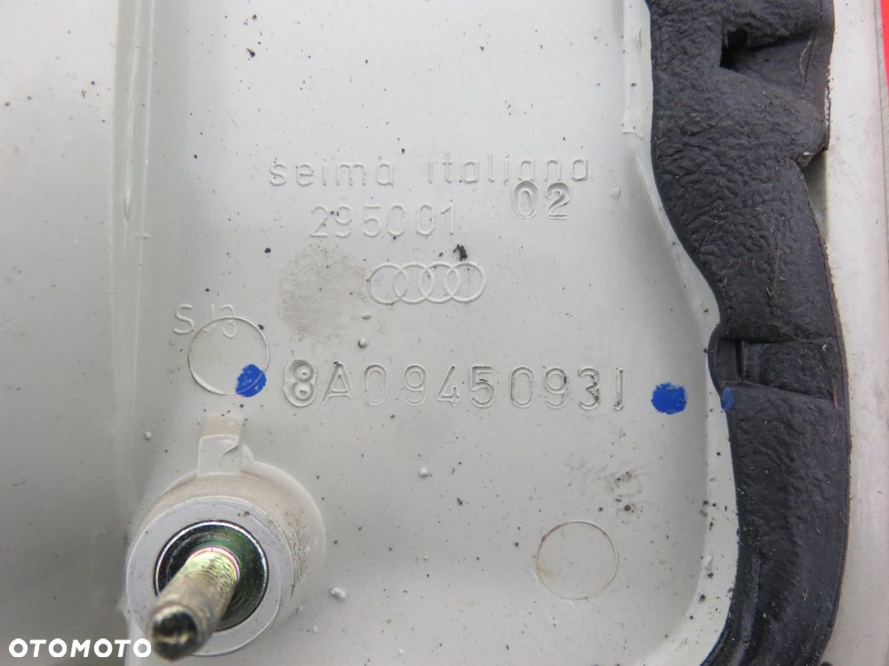 LAMPA LEWA TYLNA KLAPA AUDI 80 B4 8A0945093J - 4