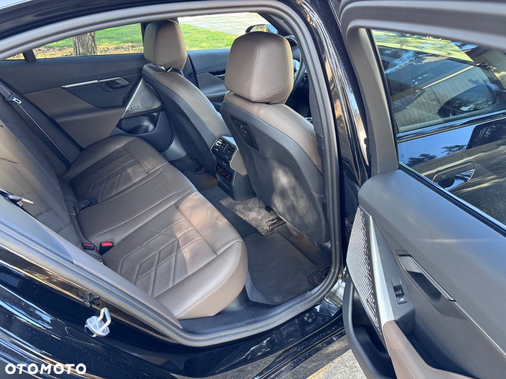 BMW Seria 5 520d xDrive mHEV M Sport - 21