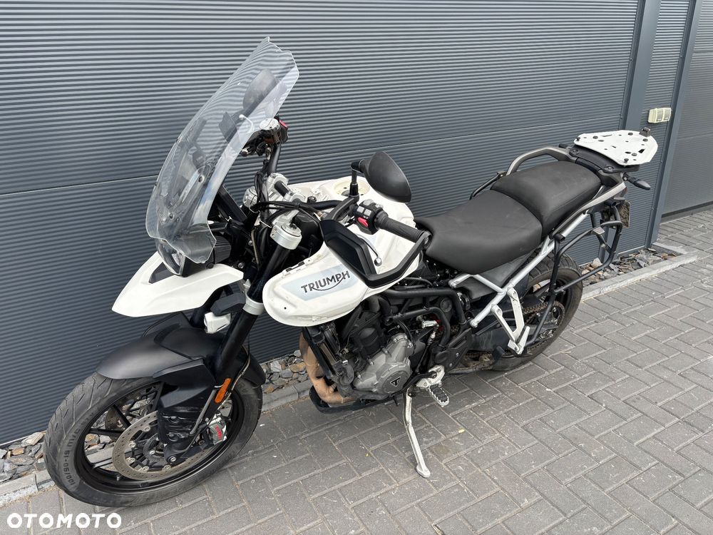 Triumph Tiger - 1