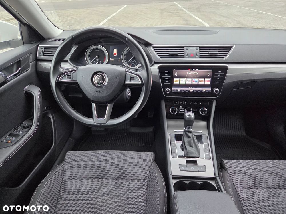 Skoda Superb 2.0 TDI 4x4 Style DSG - 9