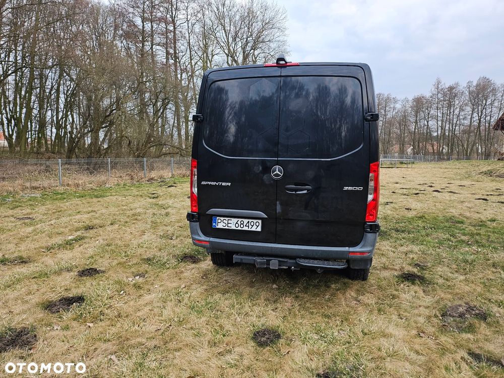 Mercedes-Benz Sprinter - 5