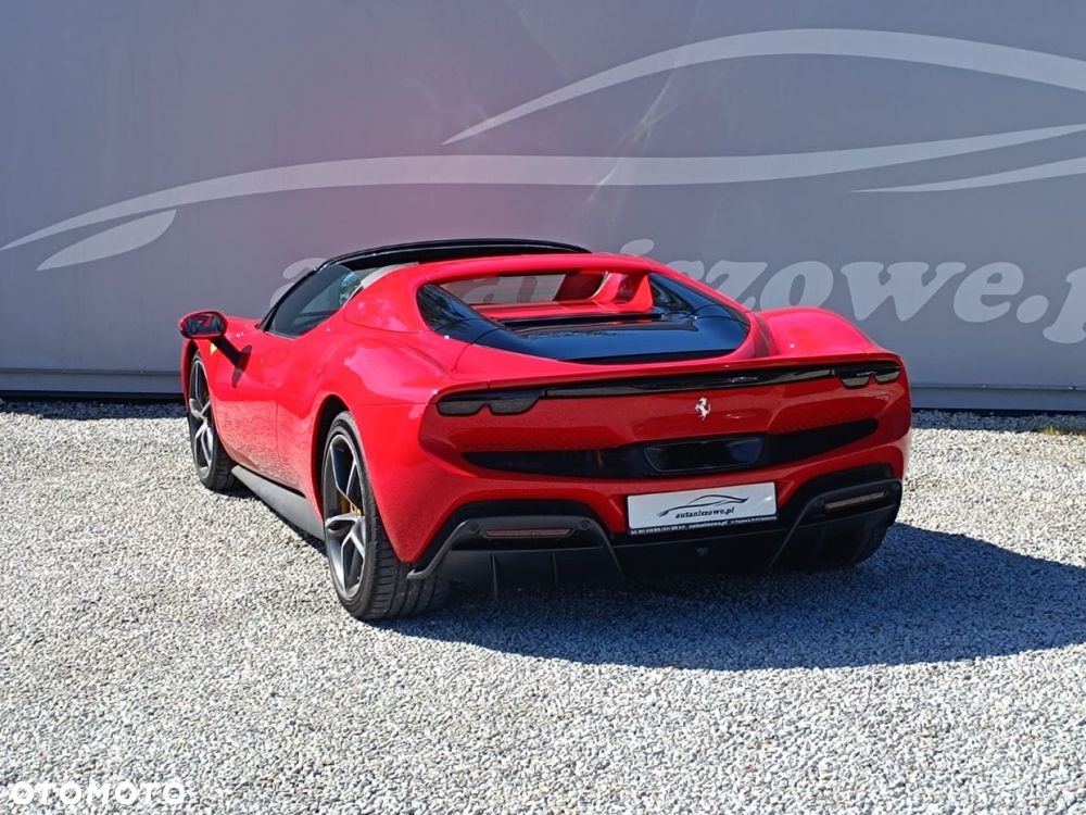 Ferrari 296 GTS - 13