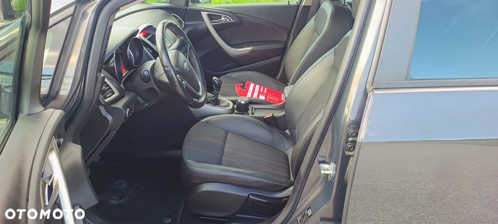 Opel Astra 1.4 Turbo 150 Jahre - 18