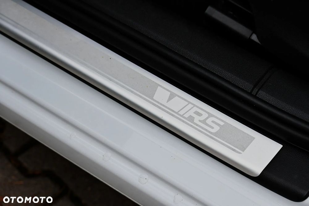 Skoda Octavia Combi 2.0 TDI DSG RS - 26