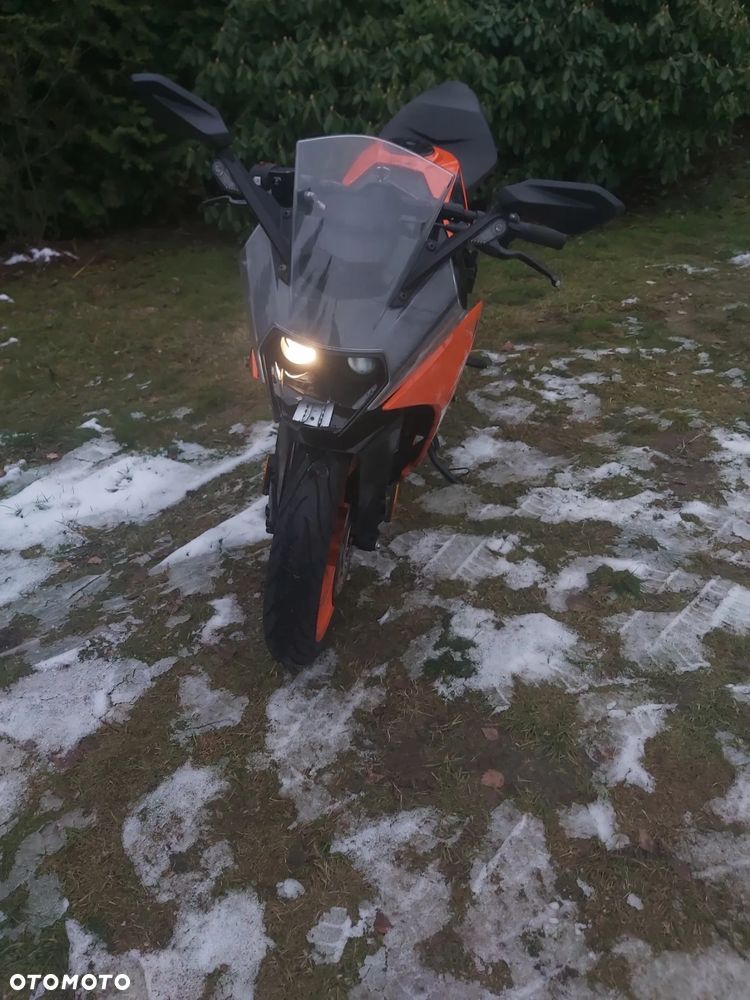 KTM RC 125 - 8