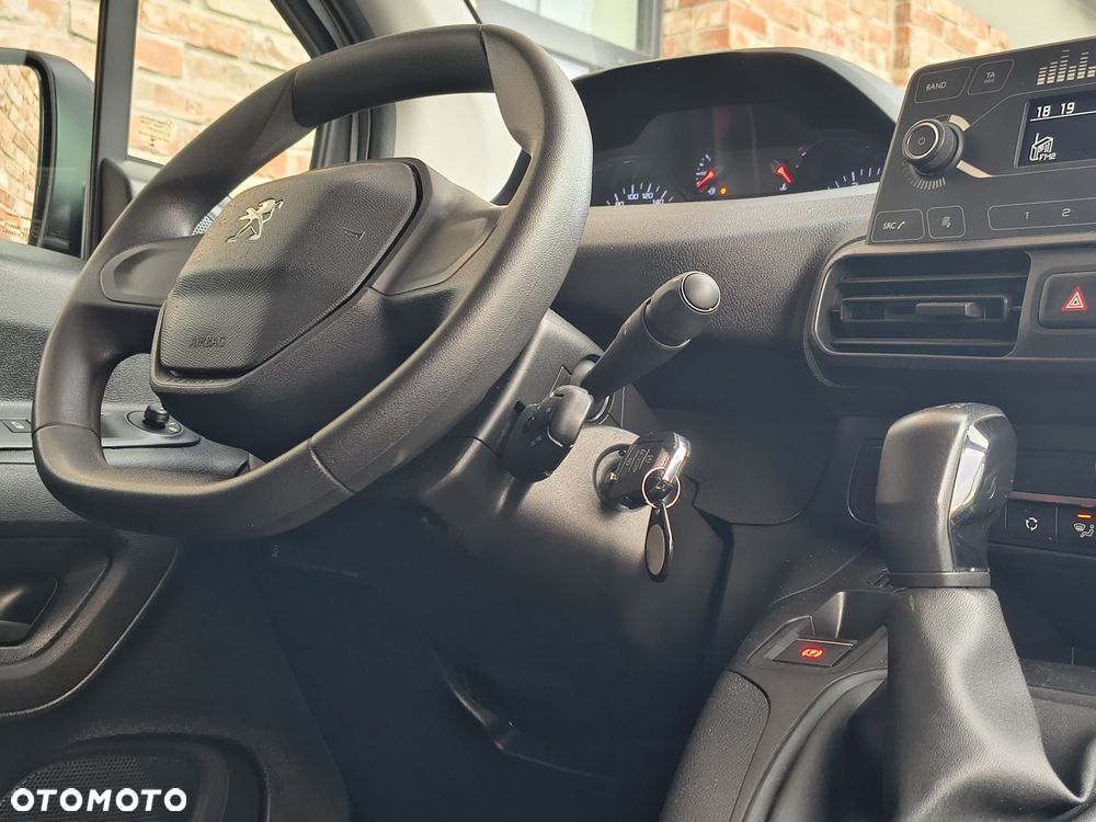 Peugeot PARTNER ProAce CITY Kangoo Express Berlingo pro ace - 29