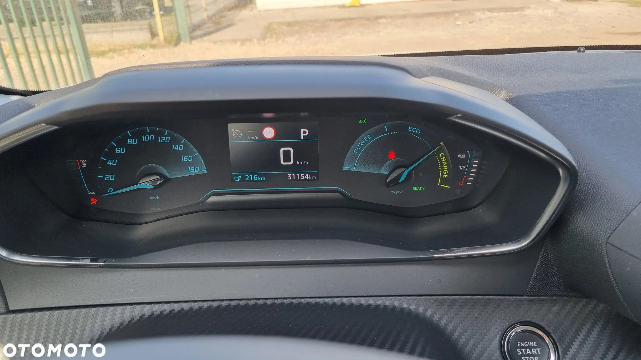 Peugeot 208 - 36