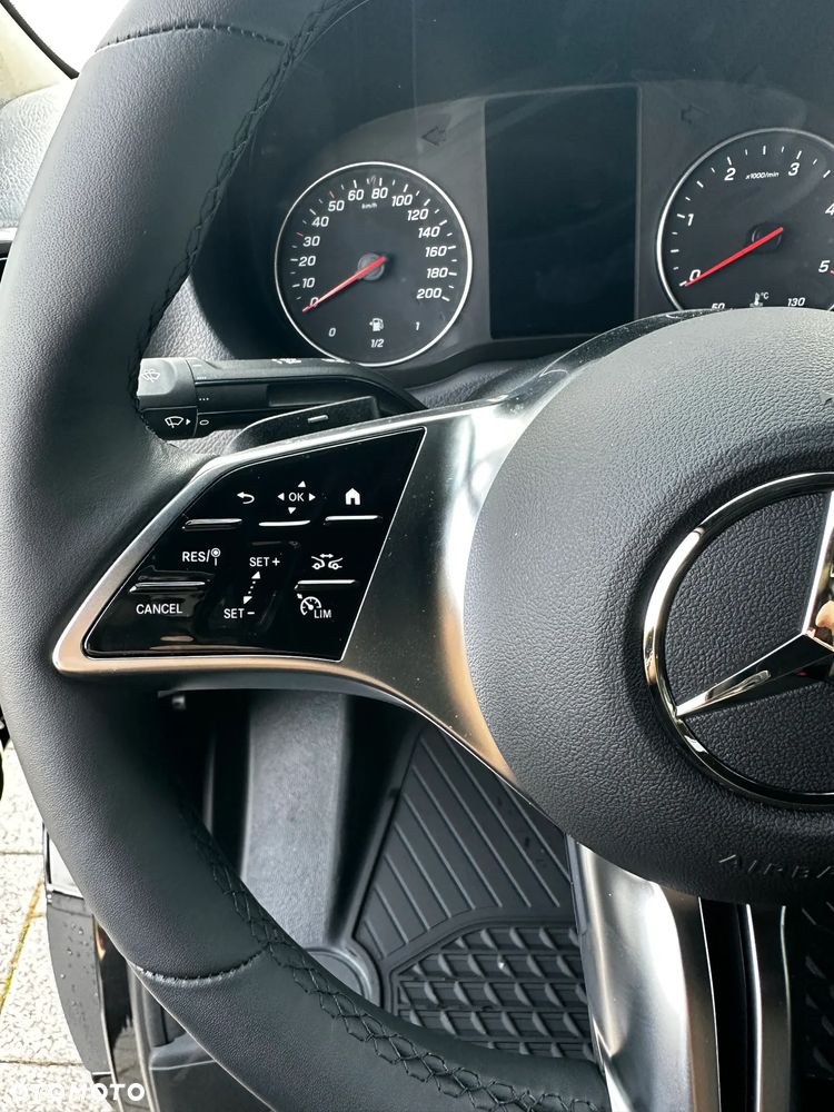 Mercedes-Benz Sprinter - 21