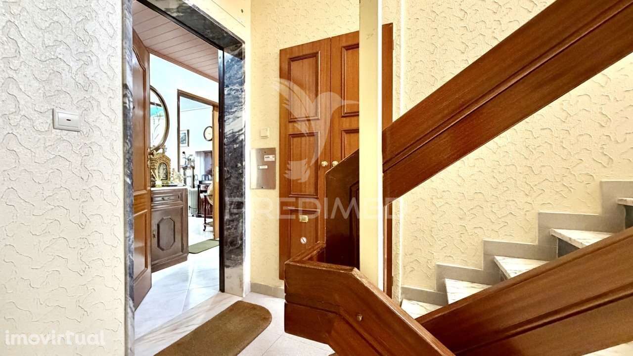 T2 com arrecadação na Quinta do Conde - Grande imagem: 2/23