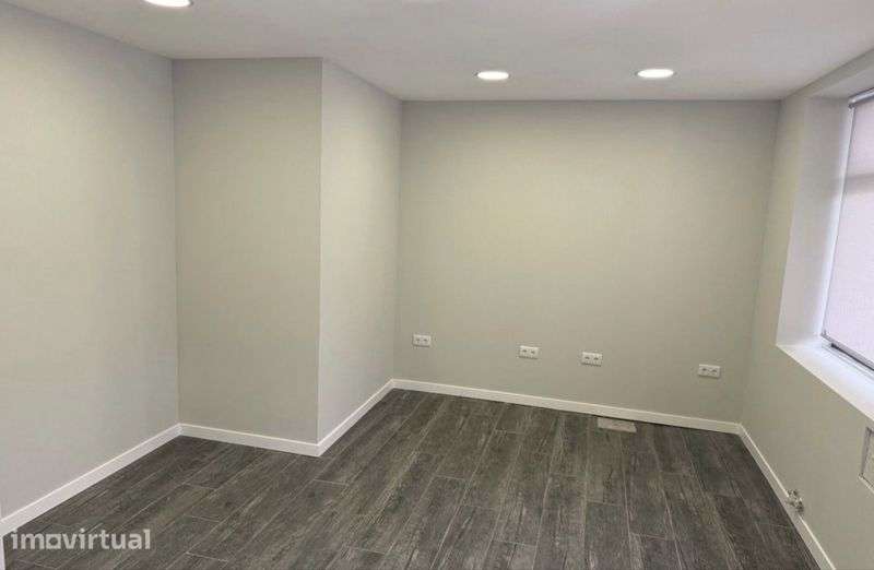Loja remodelada - possibilidade habitação - Grande imagem: 3/7