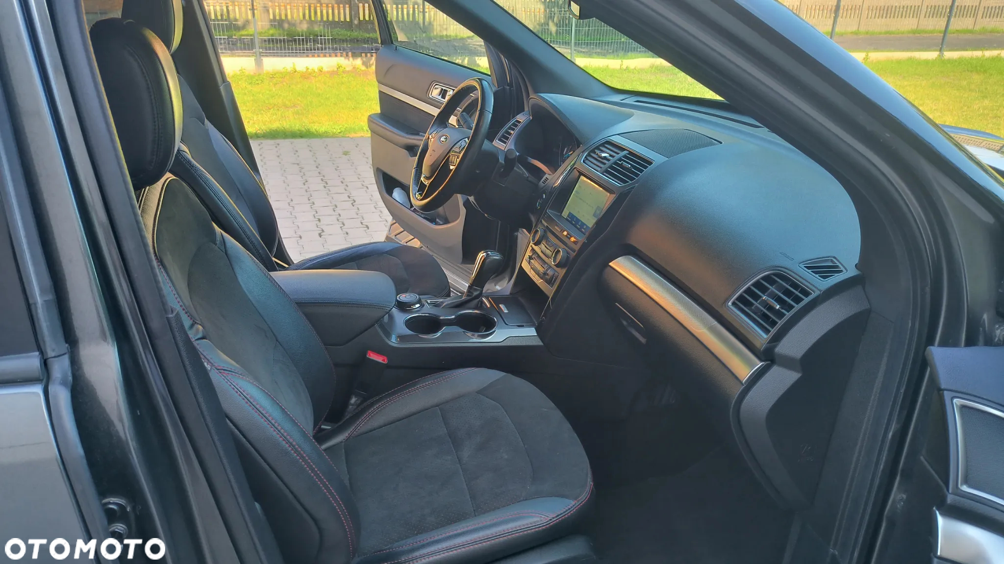 Ford Explorer - 13