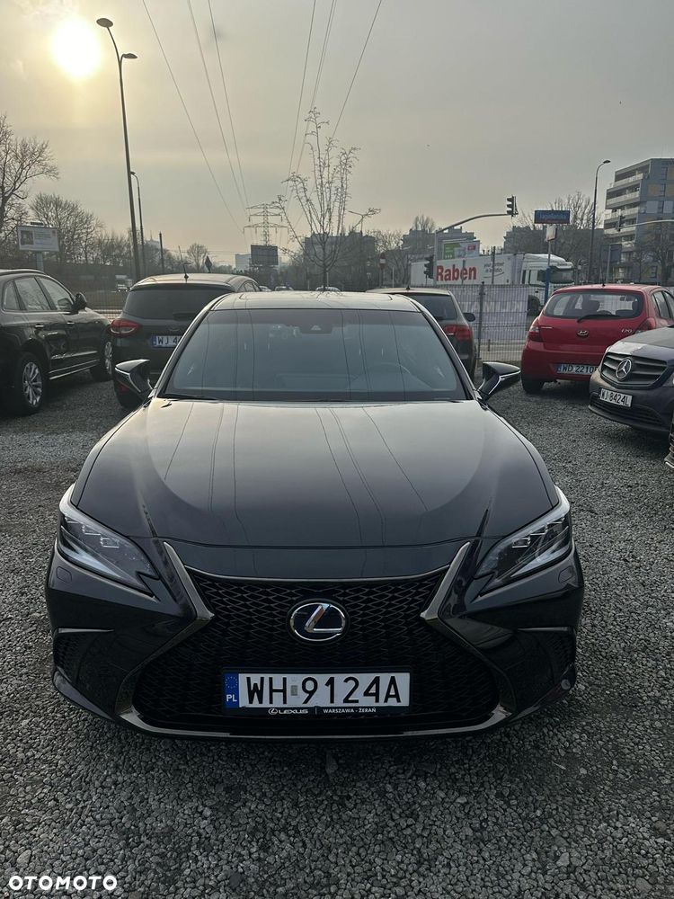Lexus ES 300h F Sport Edition - 1