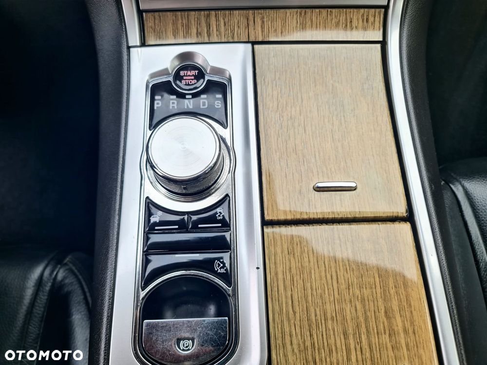 Jaguar XF 2.2 D R-Sport - 31