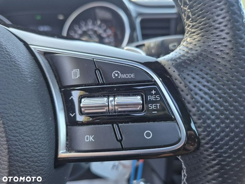 Kia Ceed - 32