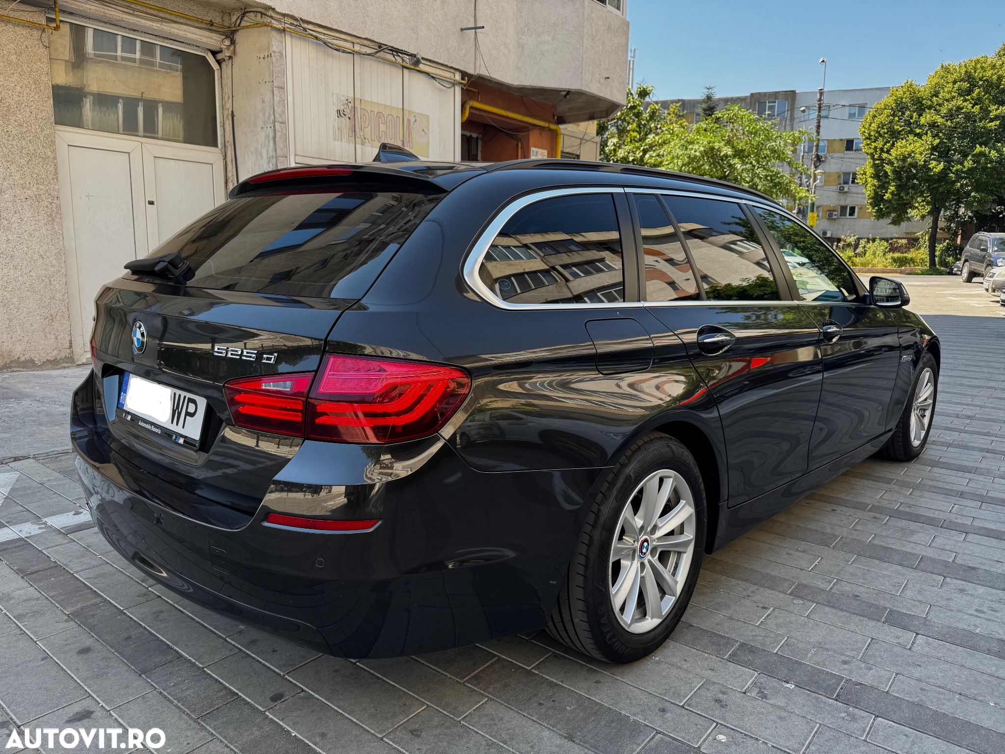 BMW Seria 5 525d xDrive AT - 3