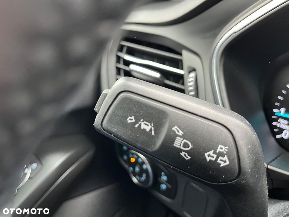 Ford Focus 1.0 EcoBoost Titanium - 9