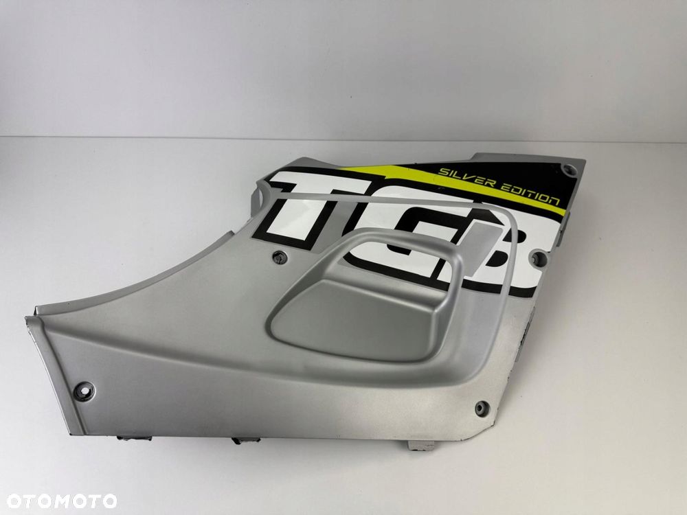 Prawa boczna owiewka bok TGB BLADE 550 600 1000 2019+ - 1