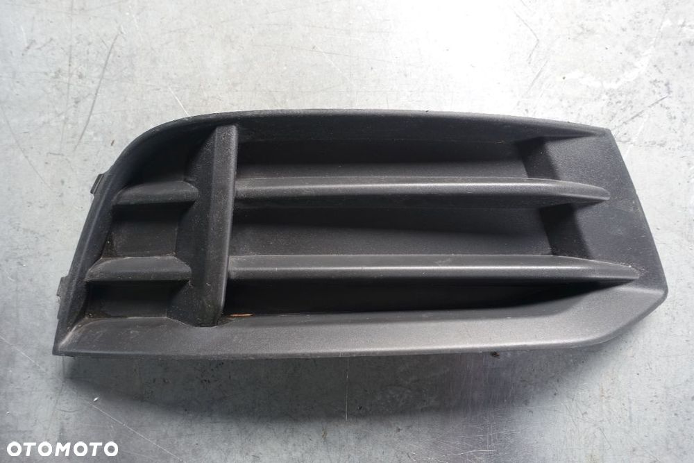 KRATKA ZDERZAKA PRAWA AUDI A3 8V5 - 1