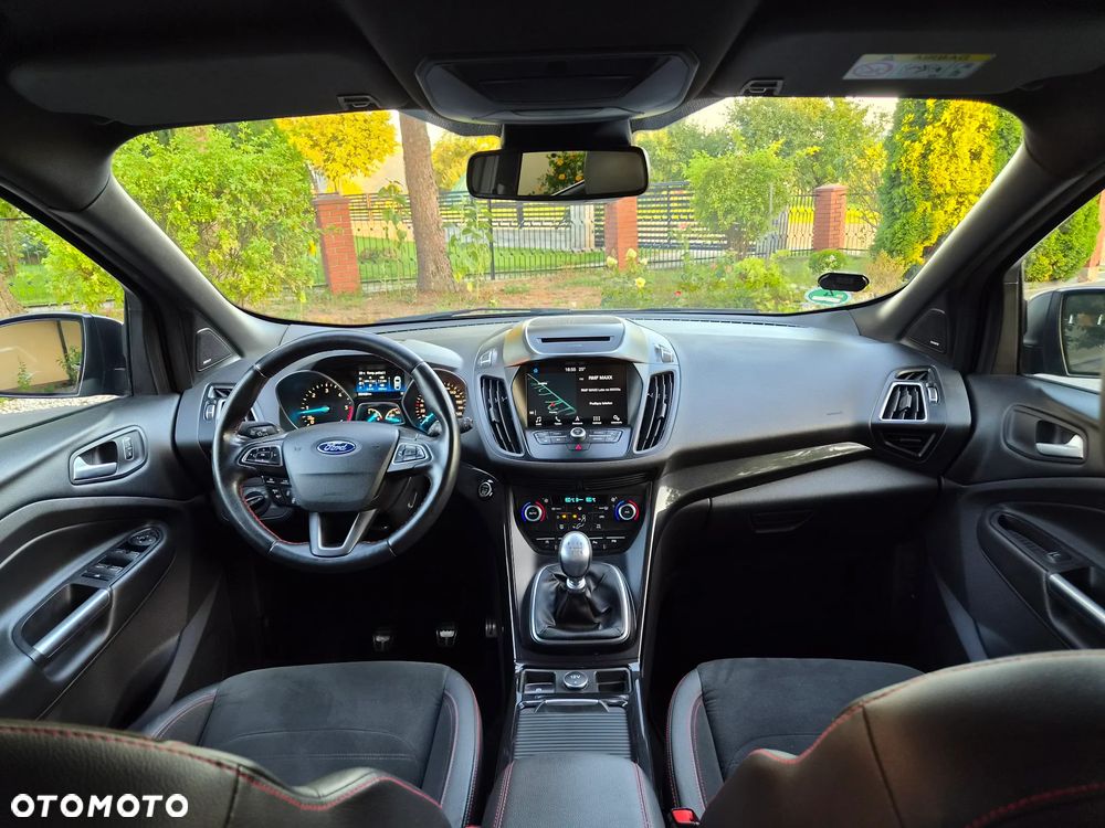 Ford Kuga 2.0 TDCi 4x4 ST-Line - 24