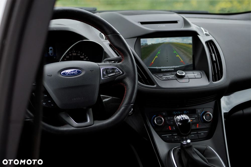Ford Kuga - 36