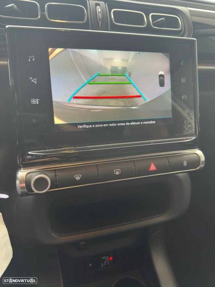 Citroën C3 1.2 PureTech Shine EAT6 - 17