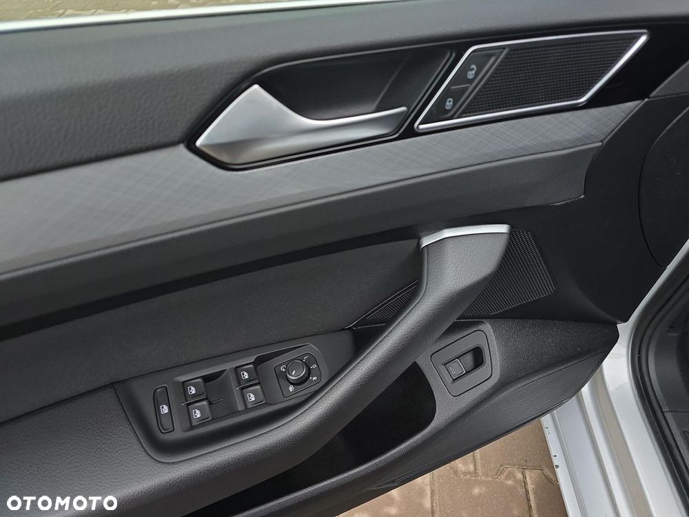 Volkswagen Passat - 10