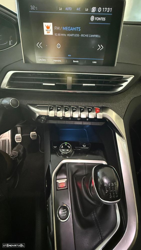 Peugeot 3008 PureTech 130 Stop & Start GPF Crossway - 14
