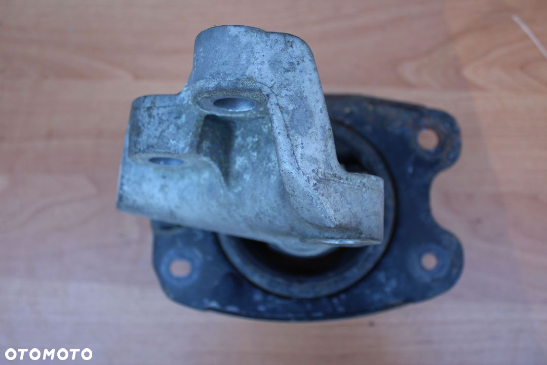 ŁAPA PODUSZKA SILNIKA OPEL ANTARA CHEVROLET CAPTIVA 3.2 V6 X04133 - 2