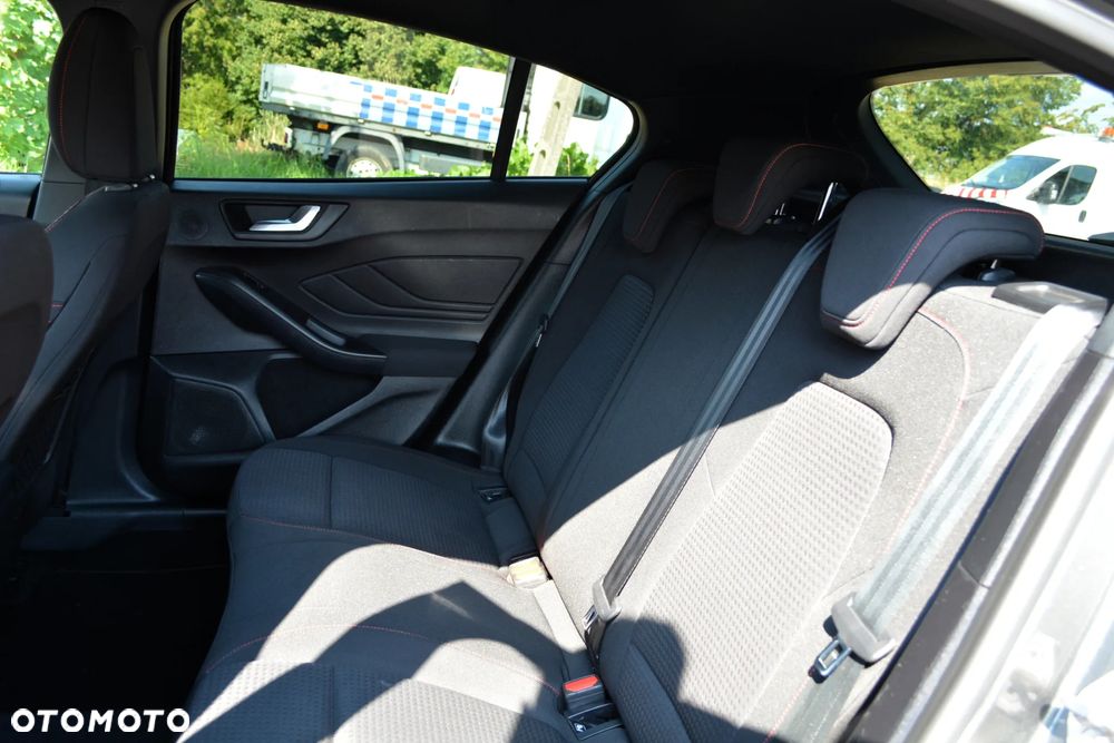 Ford Focus 1.0 EcoBoost ST-Line Business - 8