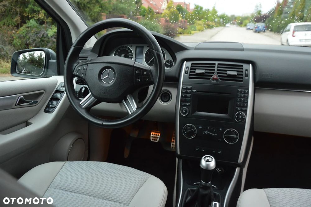 Mercedes-Benz Klasa B 180 BlueEFFICIENCY SPORT EDITION - 23