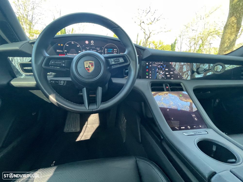 Porsche Taycan 4 - 8