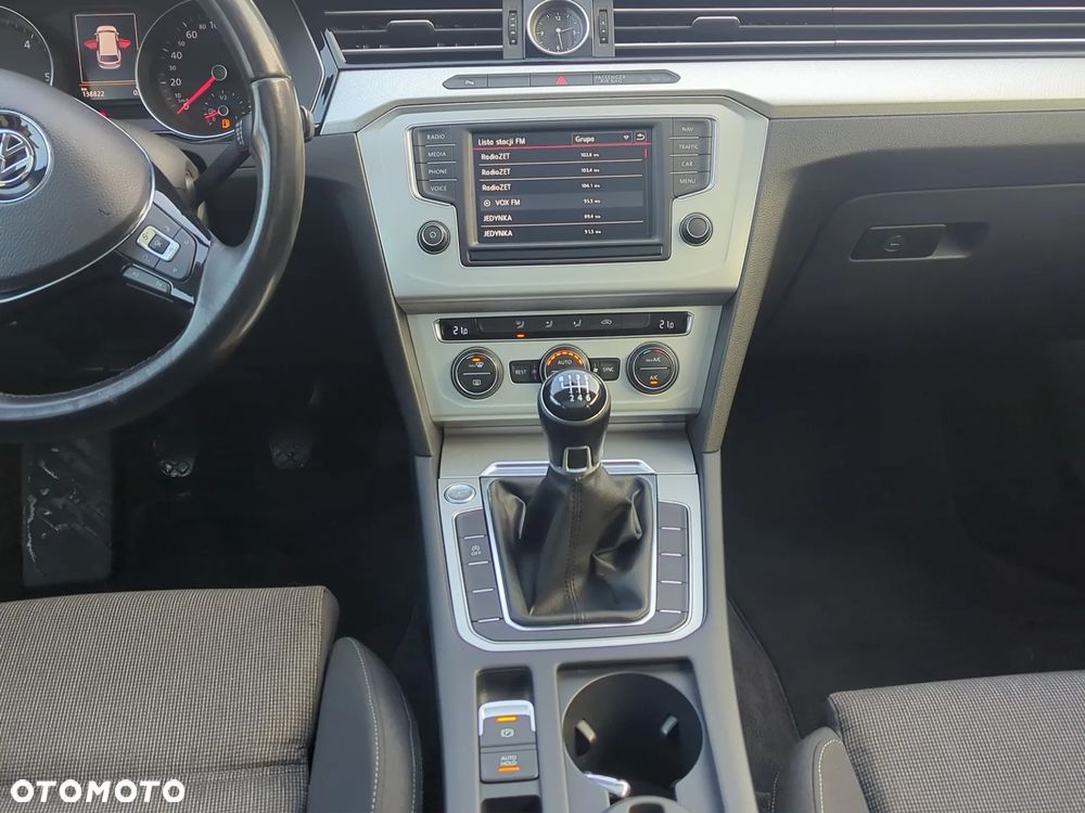 Volkswagen Passat - 24