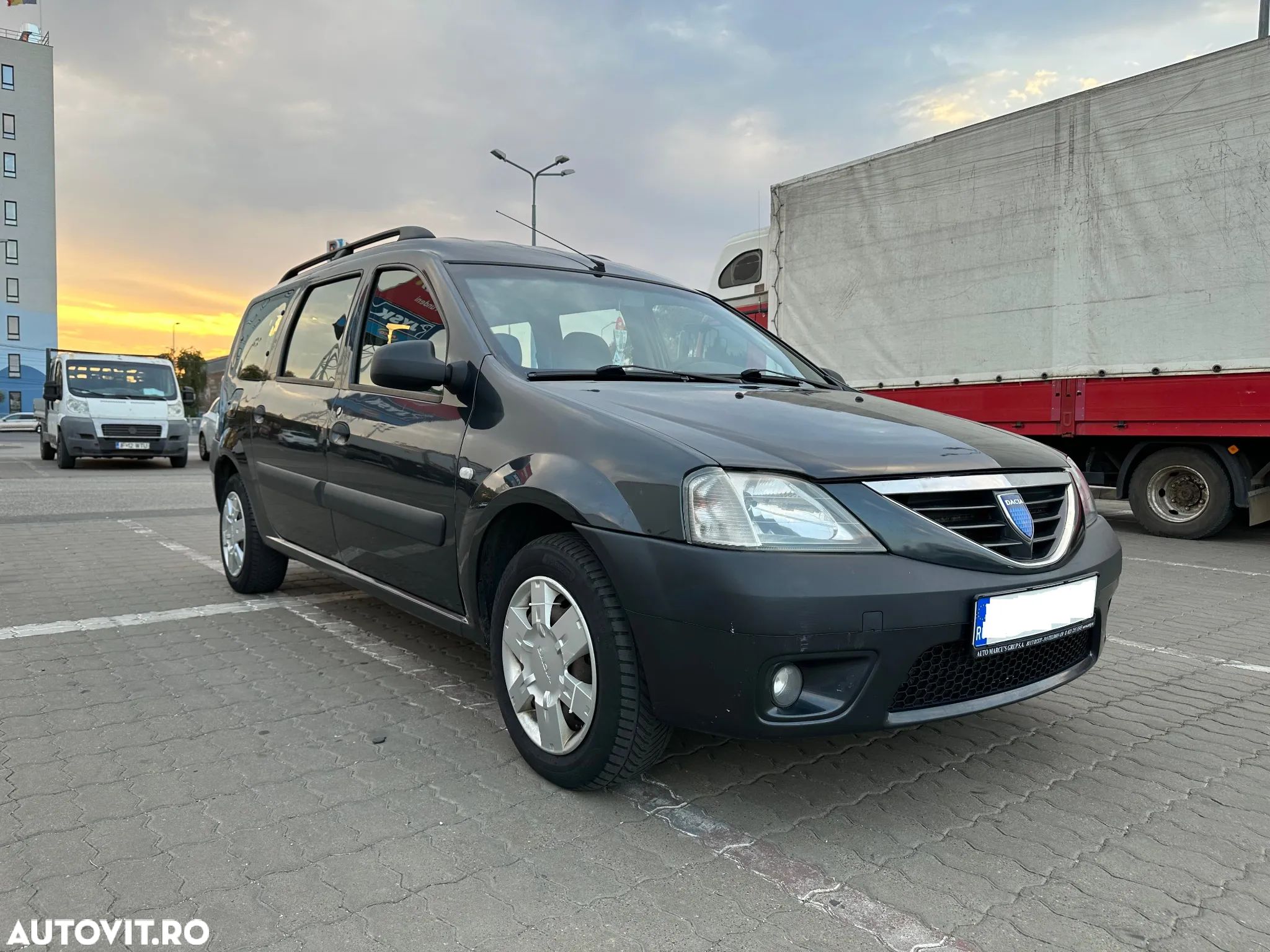 Dacia Logan 1.6 16V Laureate - 1