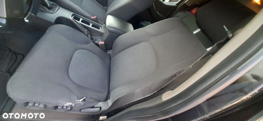 Nissan Navara 2.5 D Platinum - 17