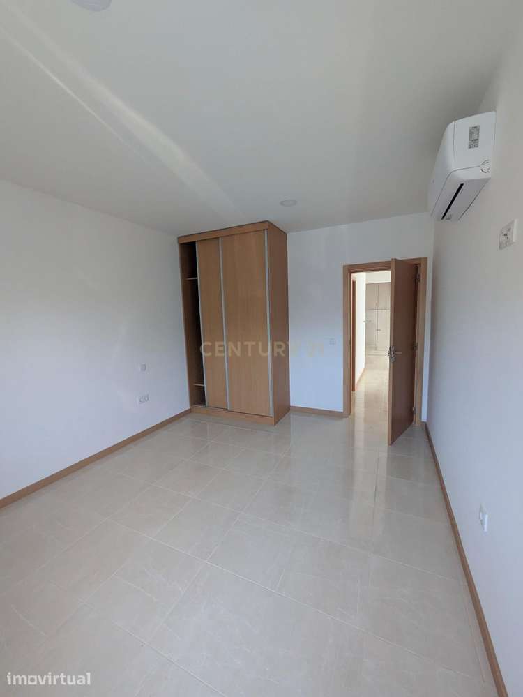 Fantástico Apartamento T2 Totalmente Remodelado no Troviscal, Oliveira - Grande imagem: 5/7