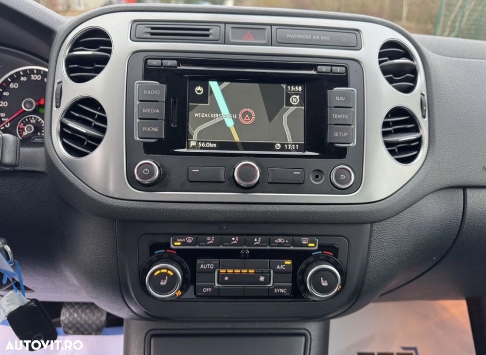 Volkswagen Tiguan 2.0 TDI DPF 4Motion BlueMotion Technology DSG Sport & Style - 25