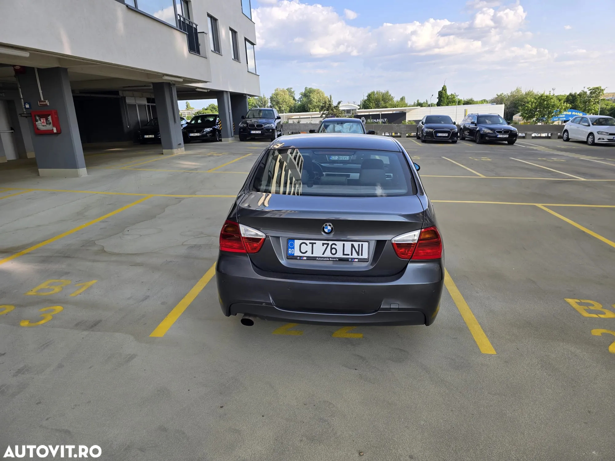 BMW Seria 3 318i Touring - 3
