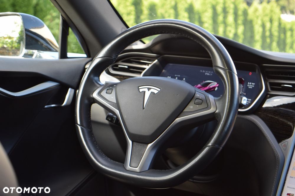 Tesla Model S - 16