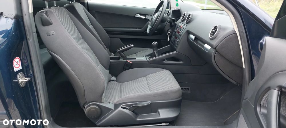 Audi A3 1.6 Ambiente - 22