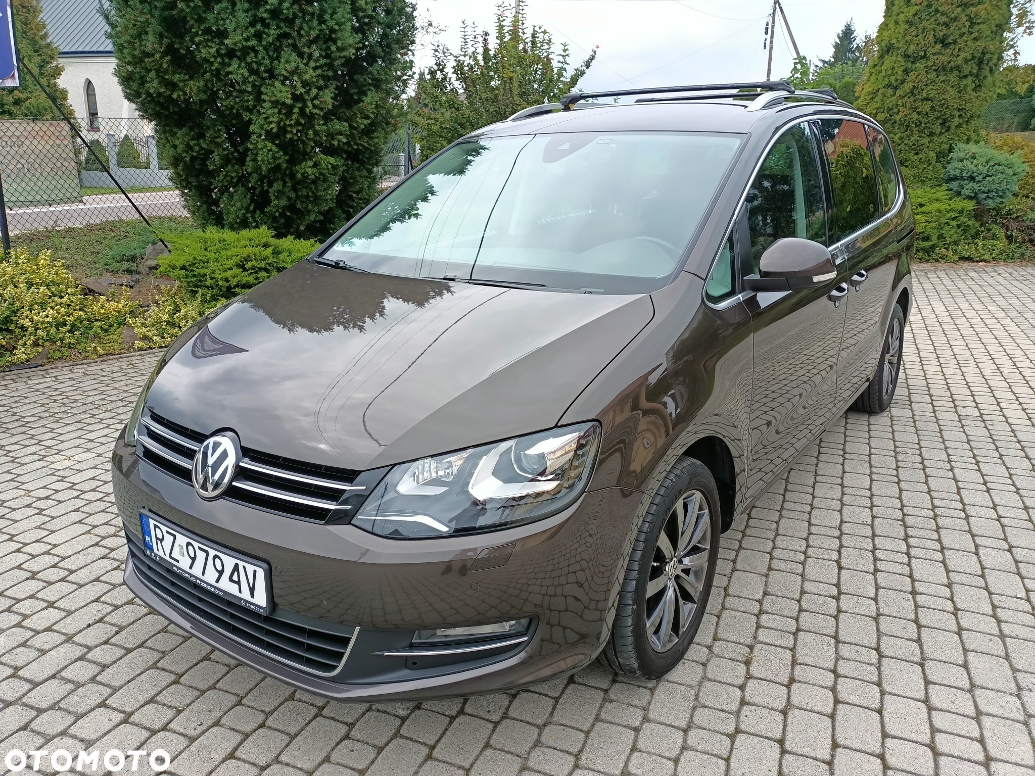 Volkswagen Sharan 2.0 TDI 4Mot Highline DSG - 2