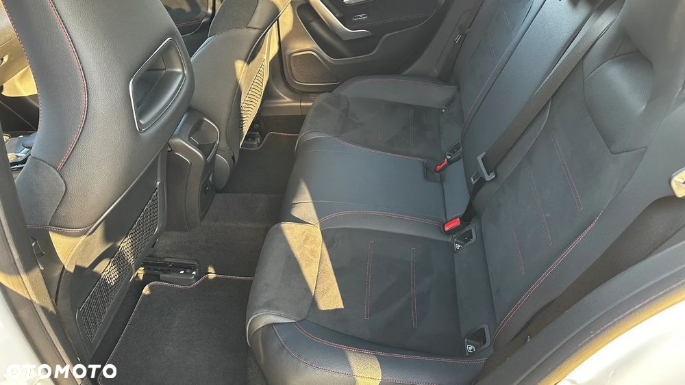 Mercedes-Benz Klasa A 180 7G-DCT AMG Line - 11