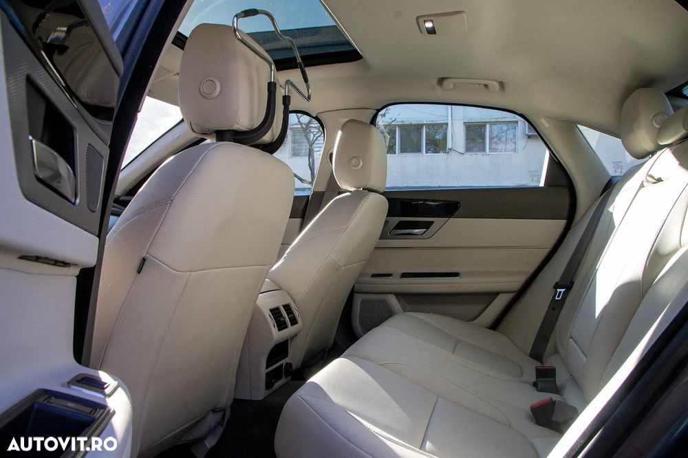 Jaguar XF 35t RWD Prestige - 5