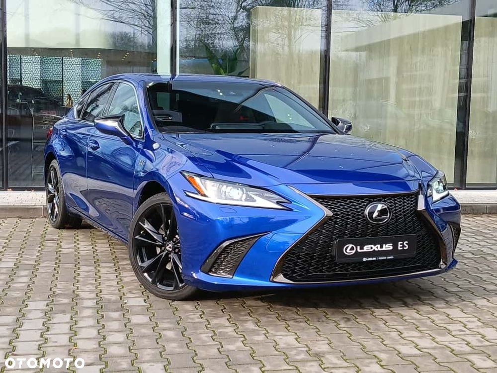 Lexus ES 300h F Sport Design - 9