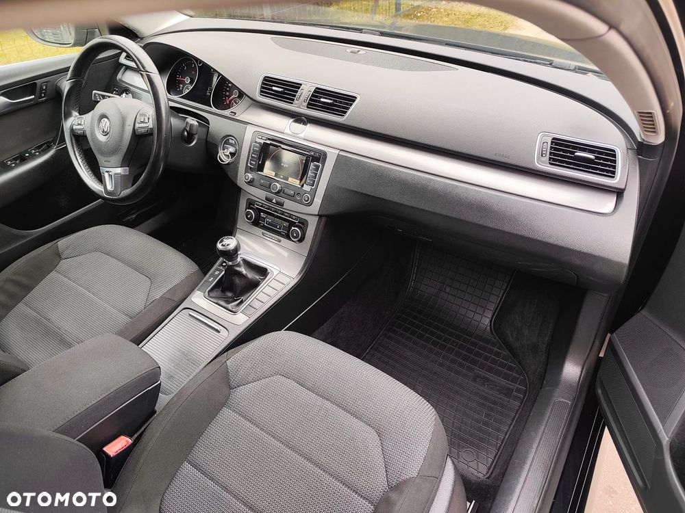 Volkswagen Passat 2.0 TDI BlueMotion Technology Exclusive - 8