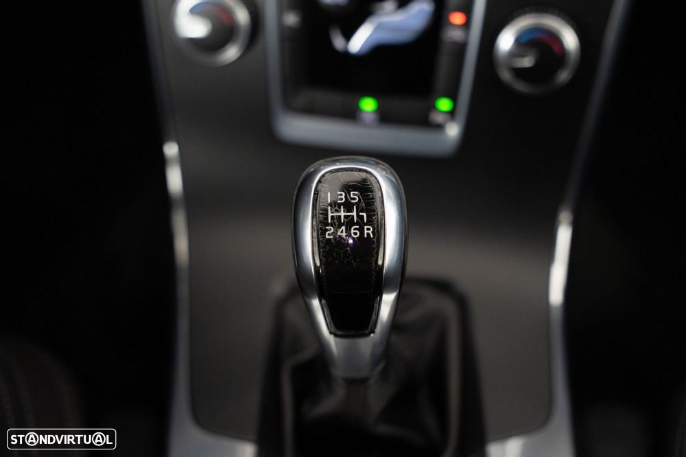 Volvo V60 2.0 D4 Kinetic - 22