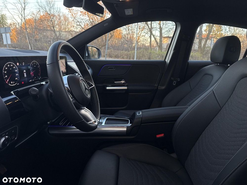 Mercedes-Benz GLA - 18