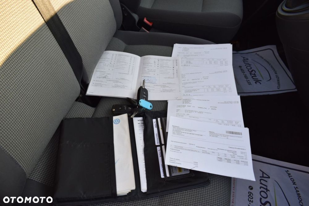 Volkswagen Caravelle - 31