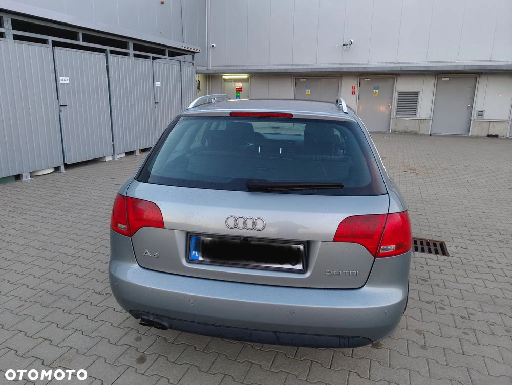 Audi A4 Avant 2.0 TDI - 9