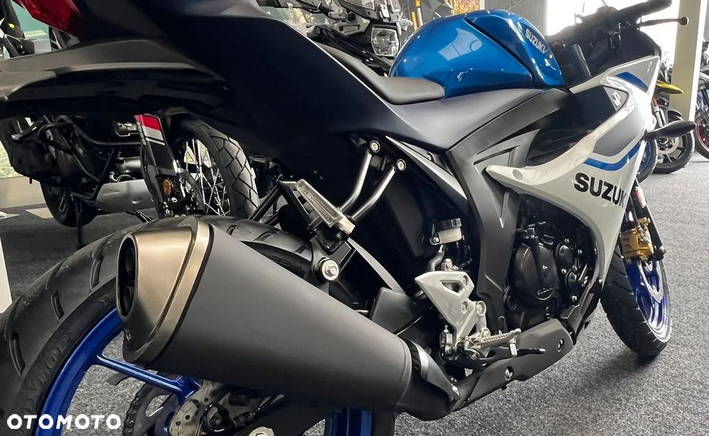 Suzuki GSX-R - 17